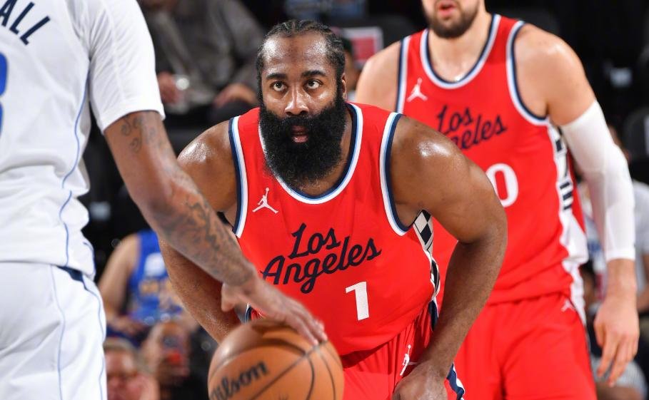 开云APP-快船观众热烈欢呼！，浓眉哥迎来十二赛季出色发挥比赛高潮迭起的简单介绍