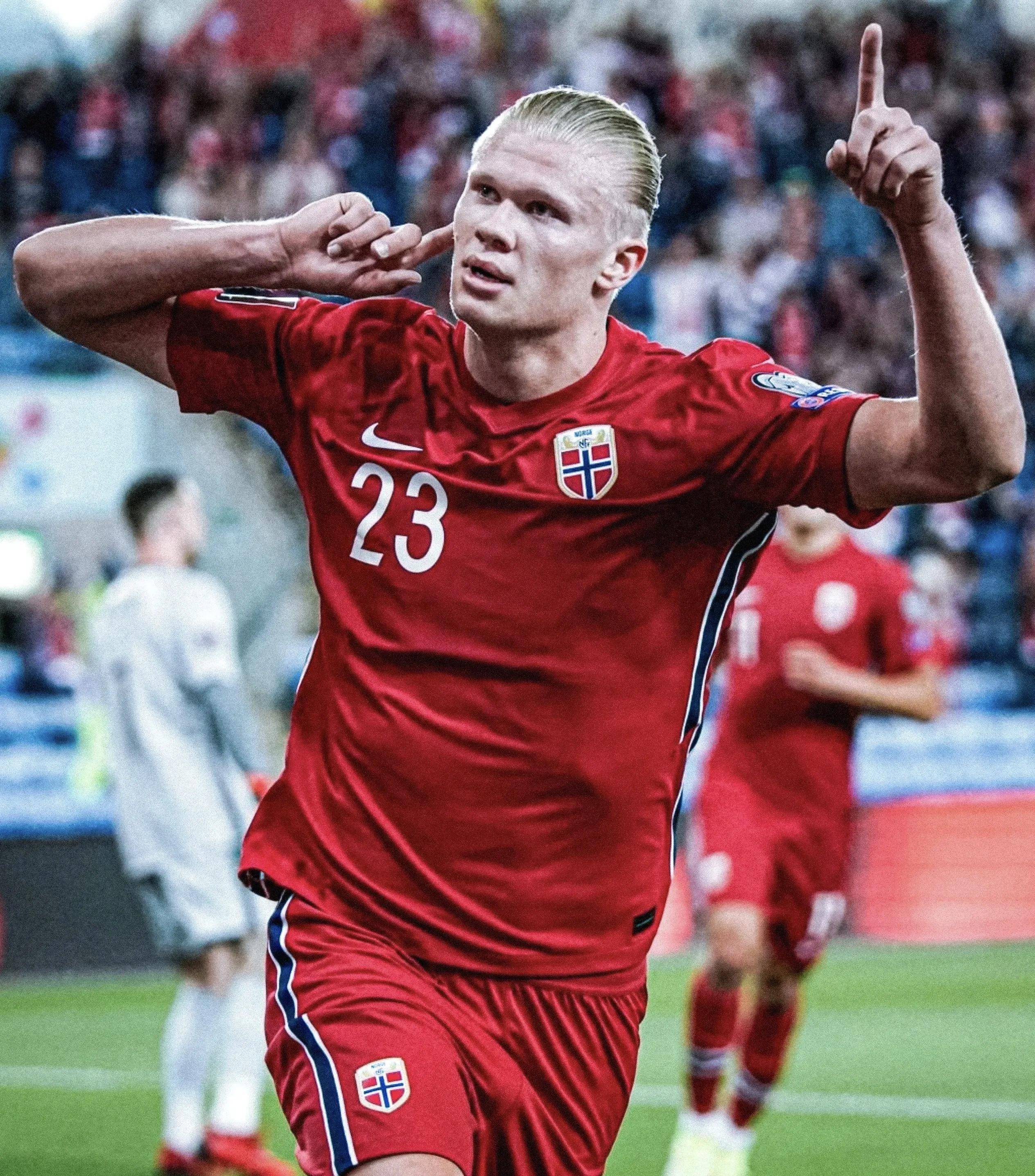 开云体育官网-莱万多夫斯基重要时刻持续失利，SKT带队取胜！赛场气氛高涨(莱万多夫斯基球衣号码)